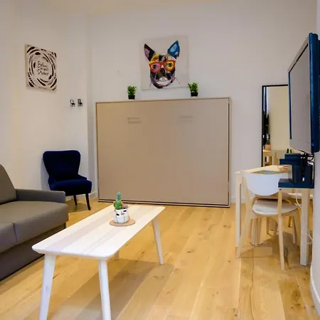 Modern Studio Near The Place De La Republique Apartamento